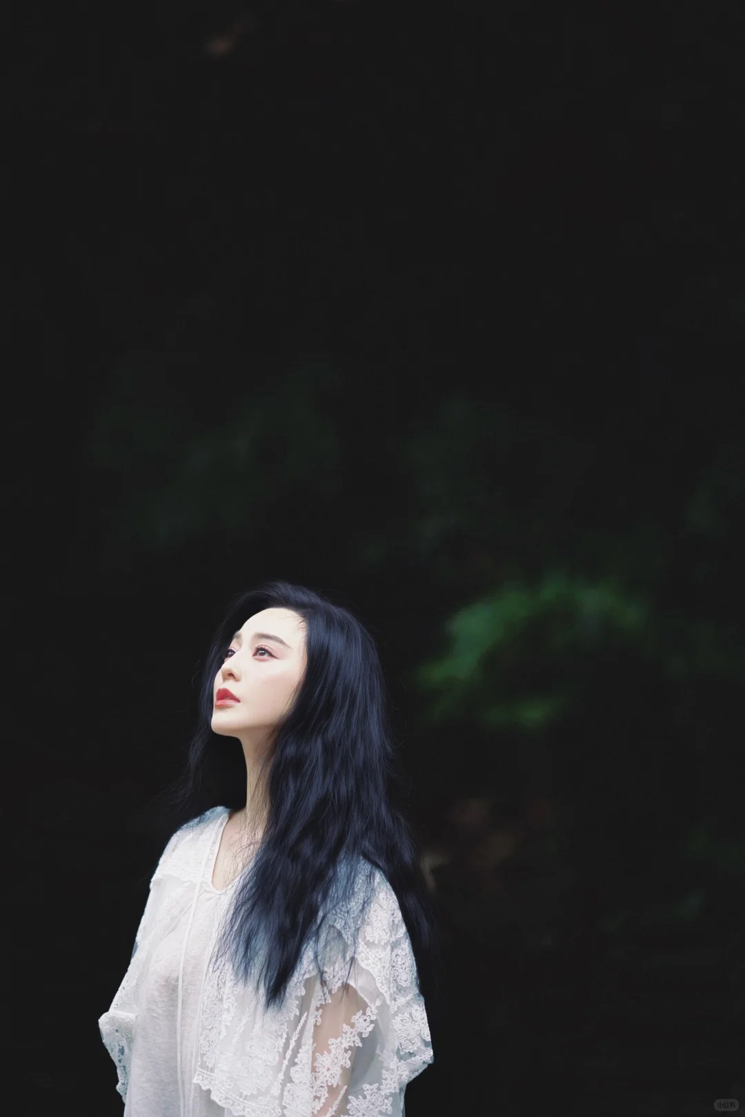 互勉成片｜肤若凝脂，抬手生香