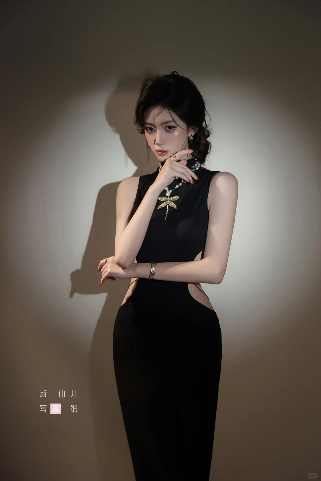 没错就是这个大女主，酷飒气质姐姐的style