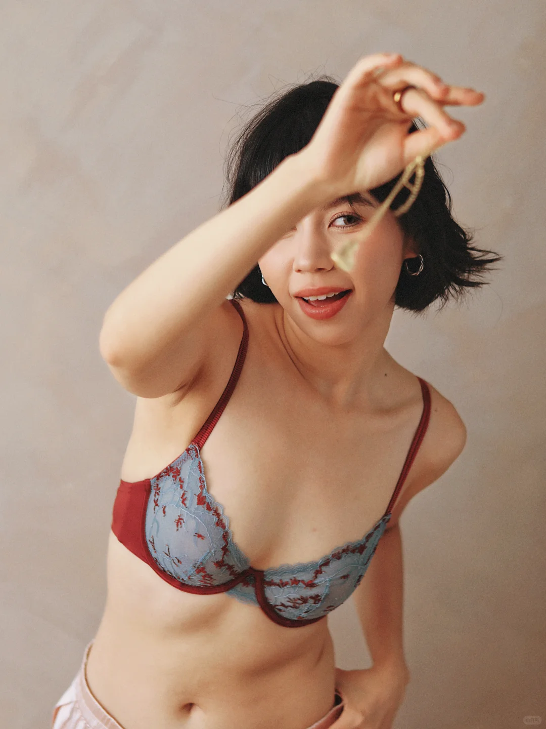 蕾丝，是身体的密谈