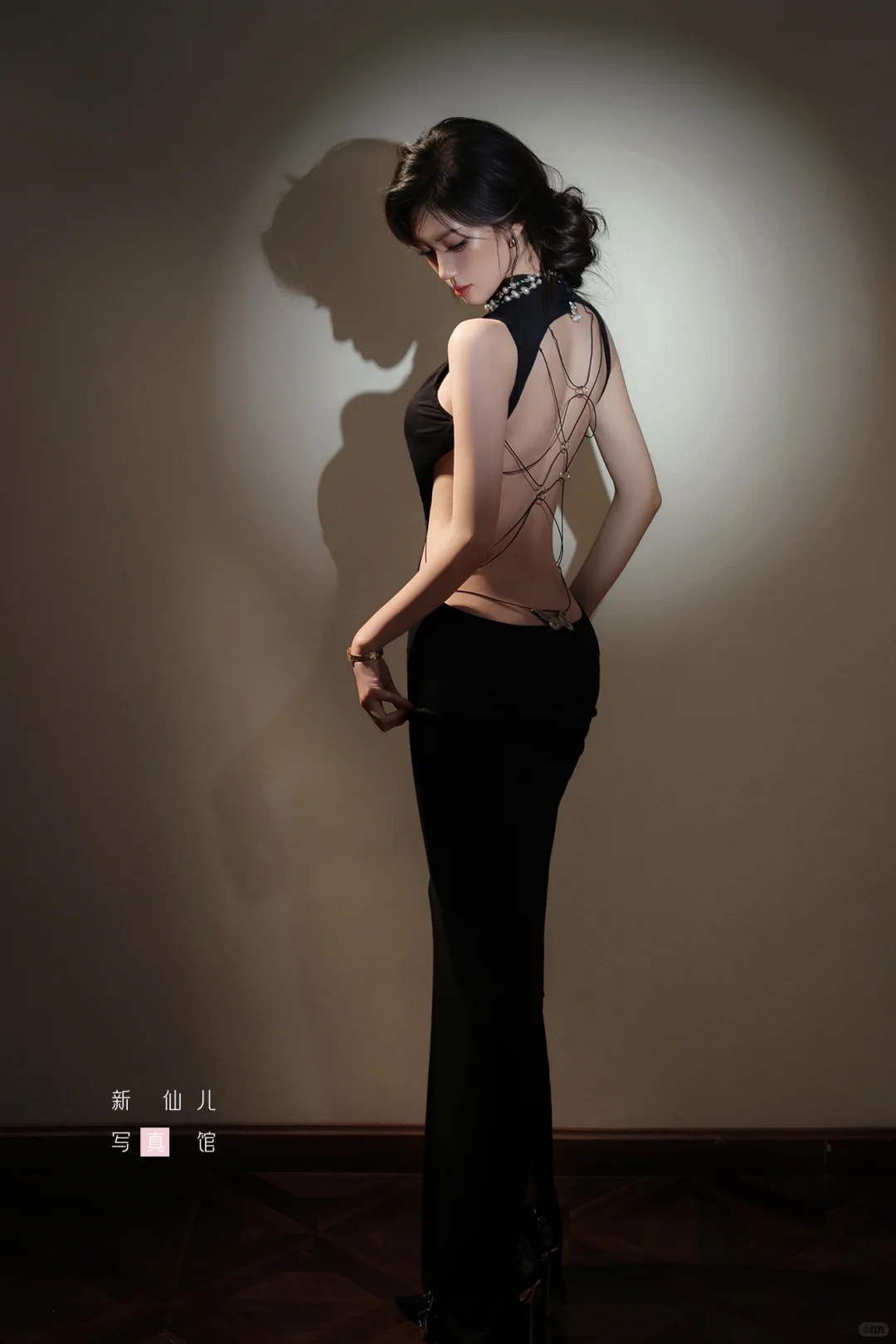 没错就是这个大女主，酷飒气质姐姐的style