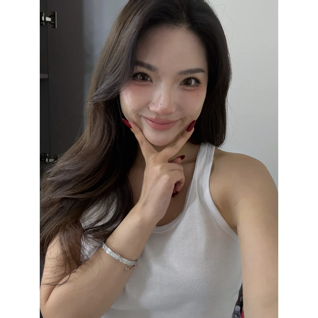 低像素的小纯欲 💜