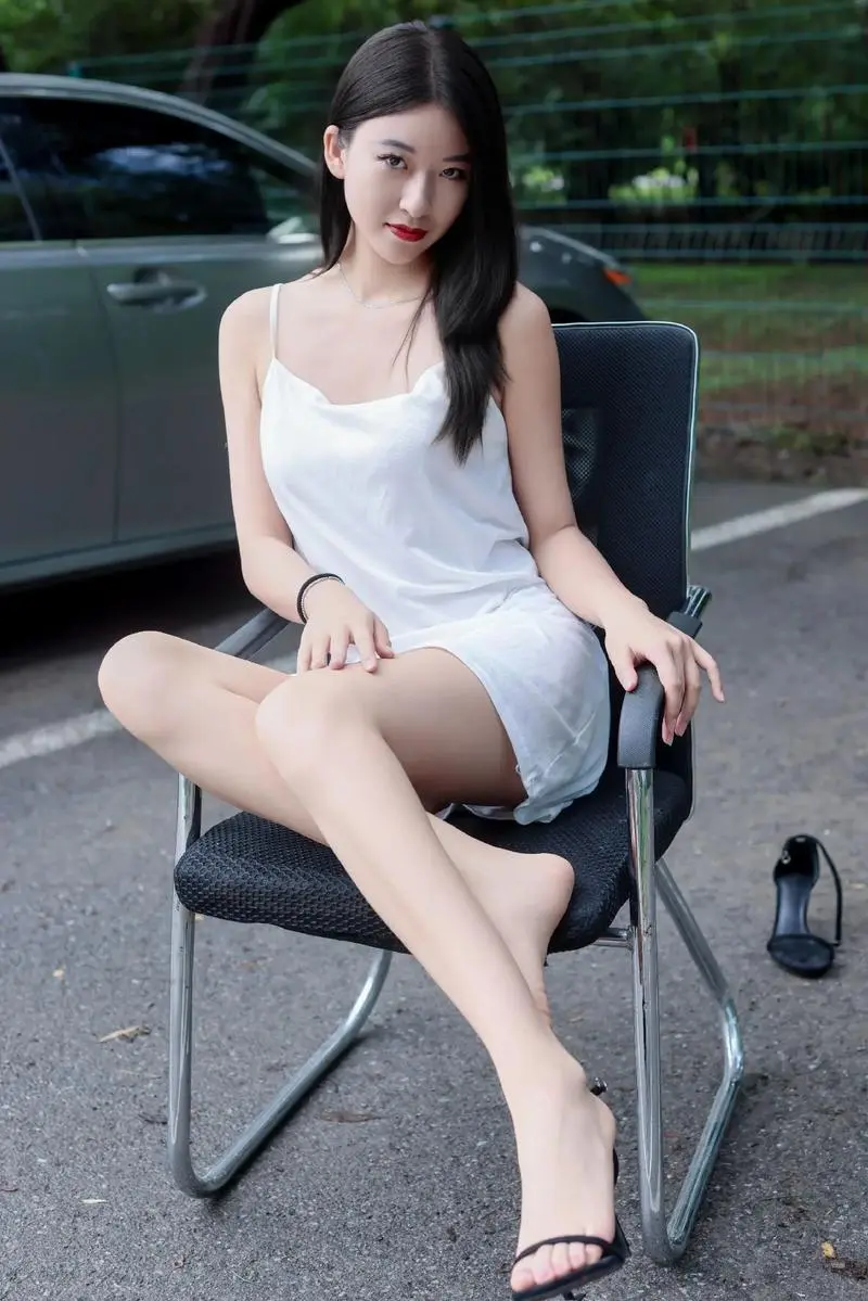 美腿配美裙💗漂亮女神