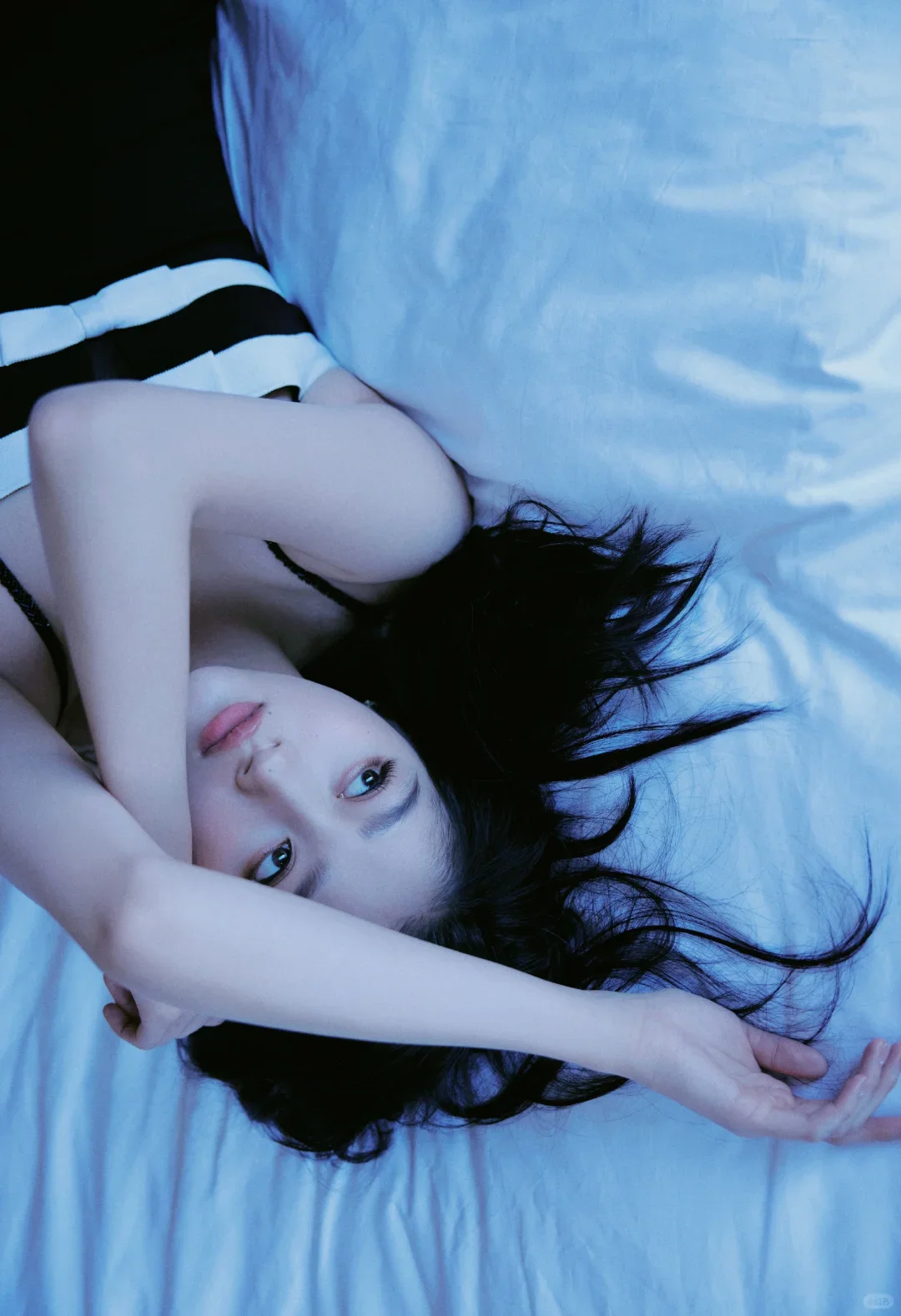 关晓彤纯欲私服小心机 氛围美人妩媚撩