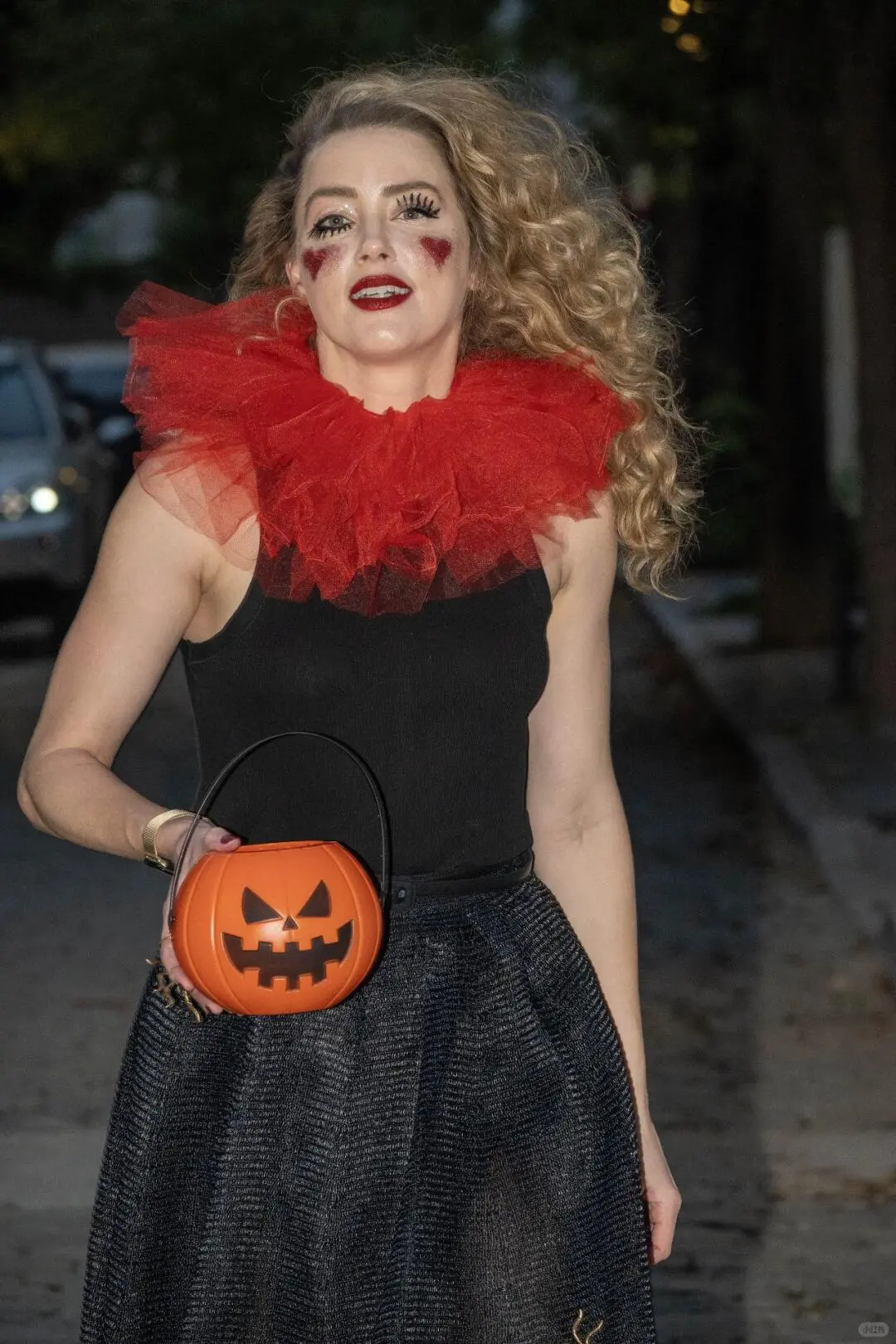 德州悍妇无论怎么装扮都好美哇