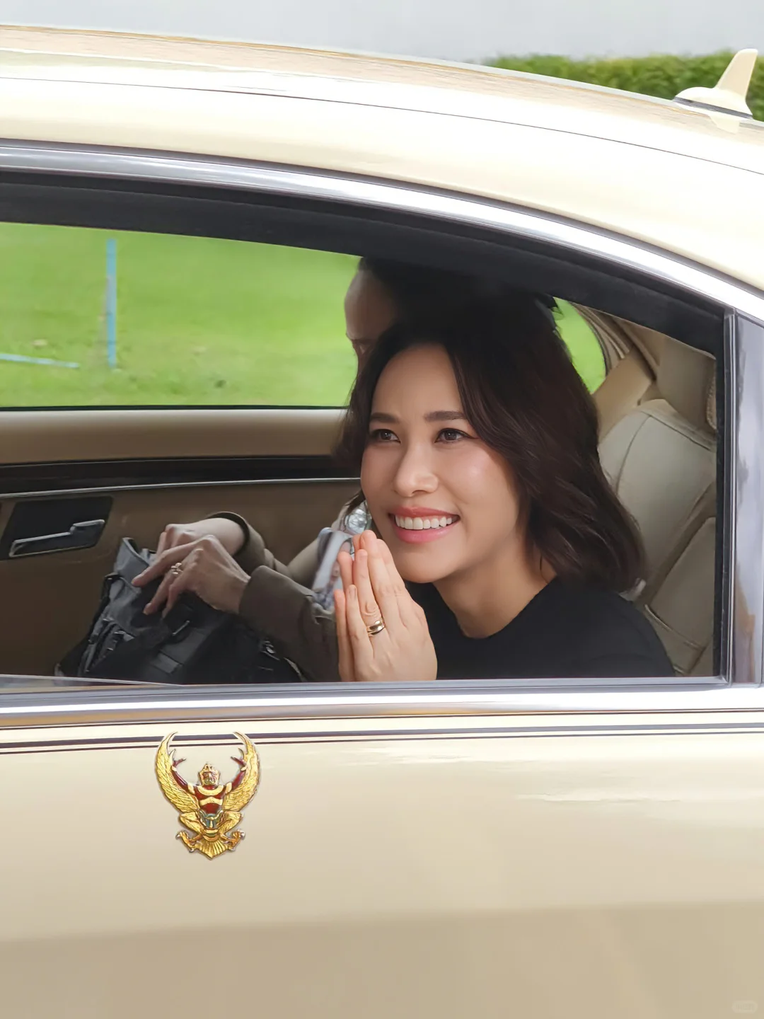 40岁诗妮娜妩媚动人，盛世美颜360度无死角