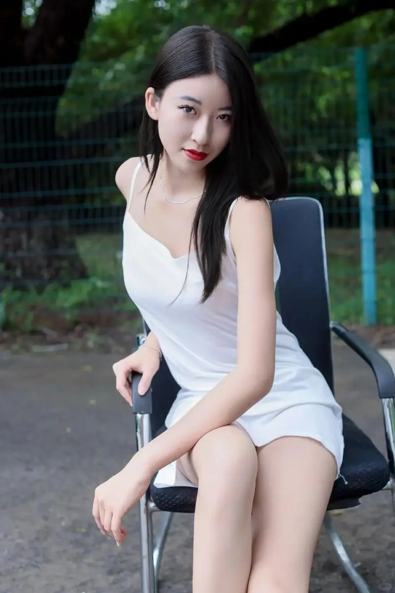 美腿配美裙💗漂亮女神