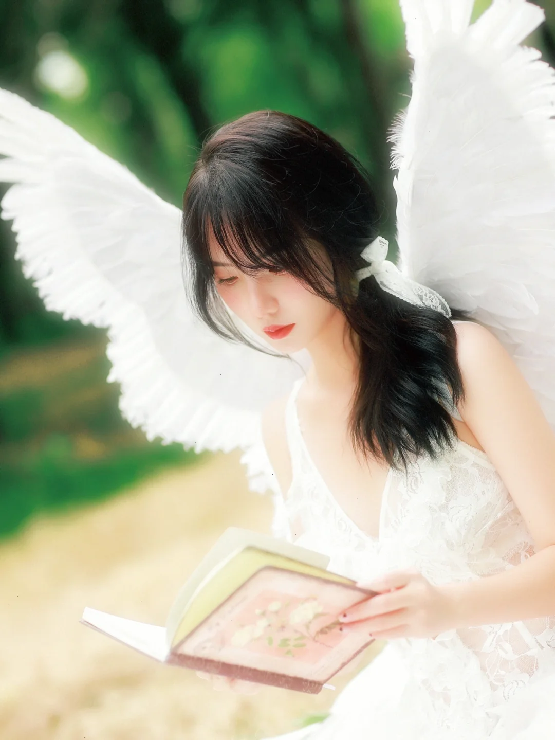 “你是万物的依据 是我心动的起源”