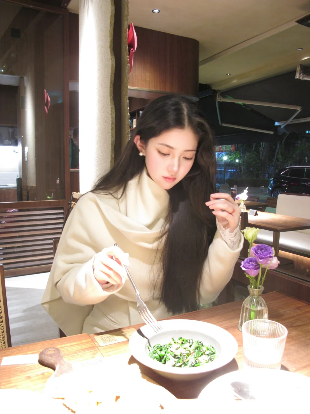 给i人存一些吃饭拍照姿势