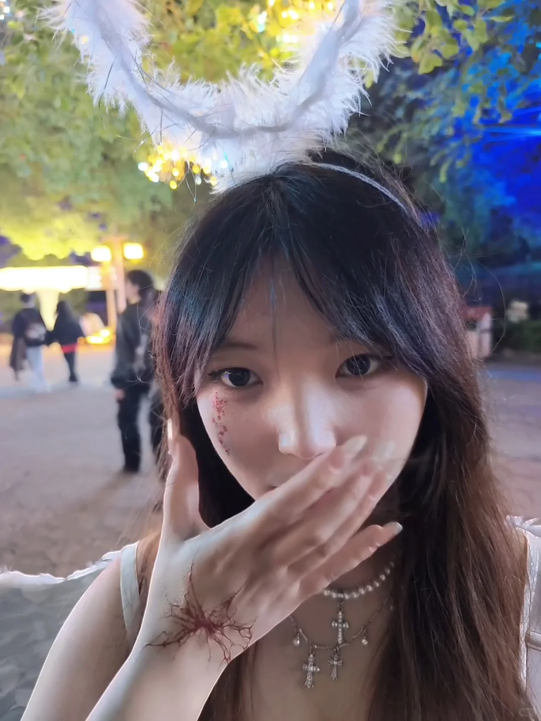 我承认我是个天使 只是偶尔坏坏的