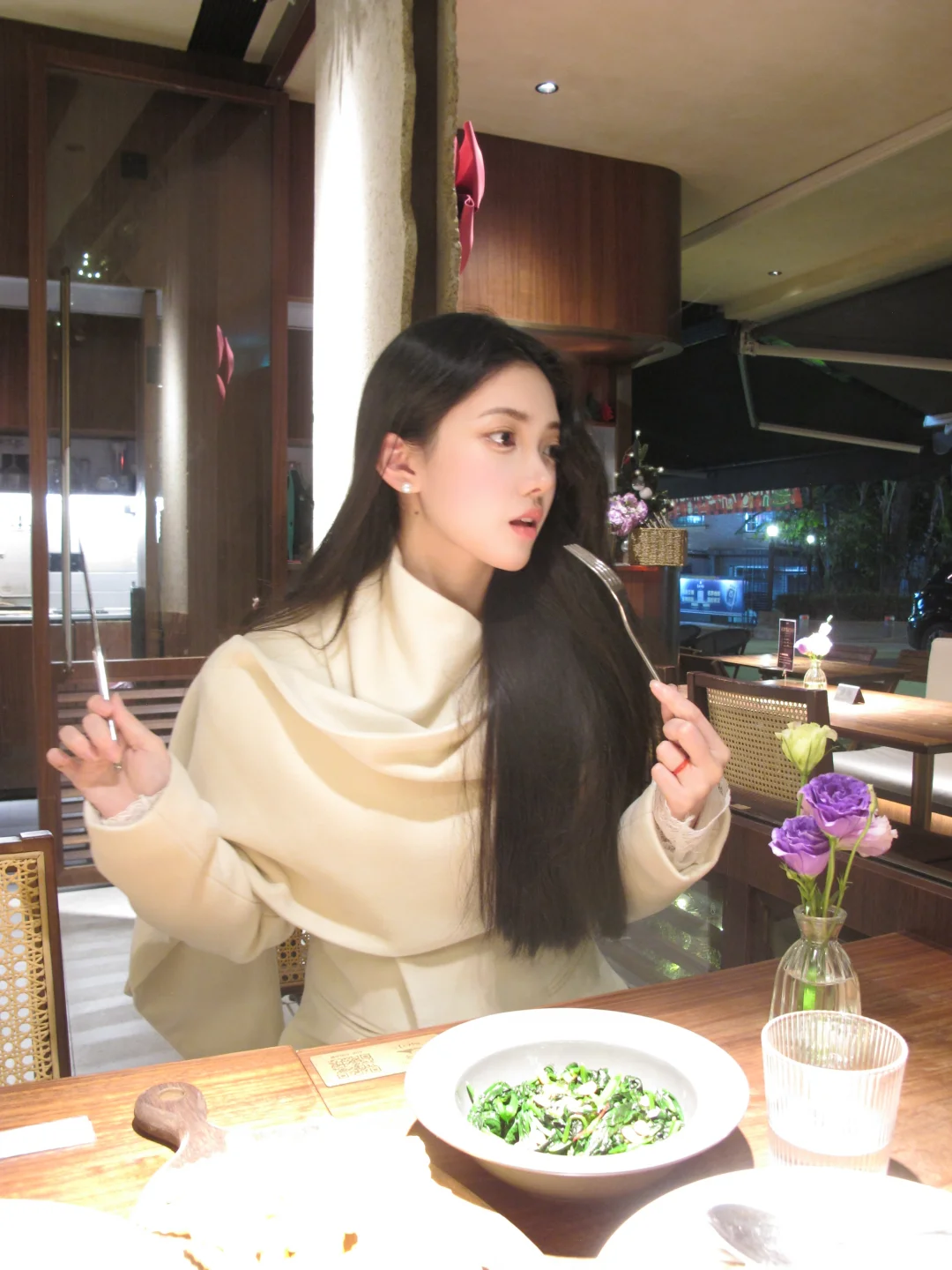 给i人存一些吃饭拍照姿势