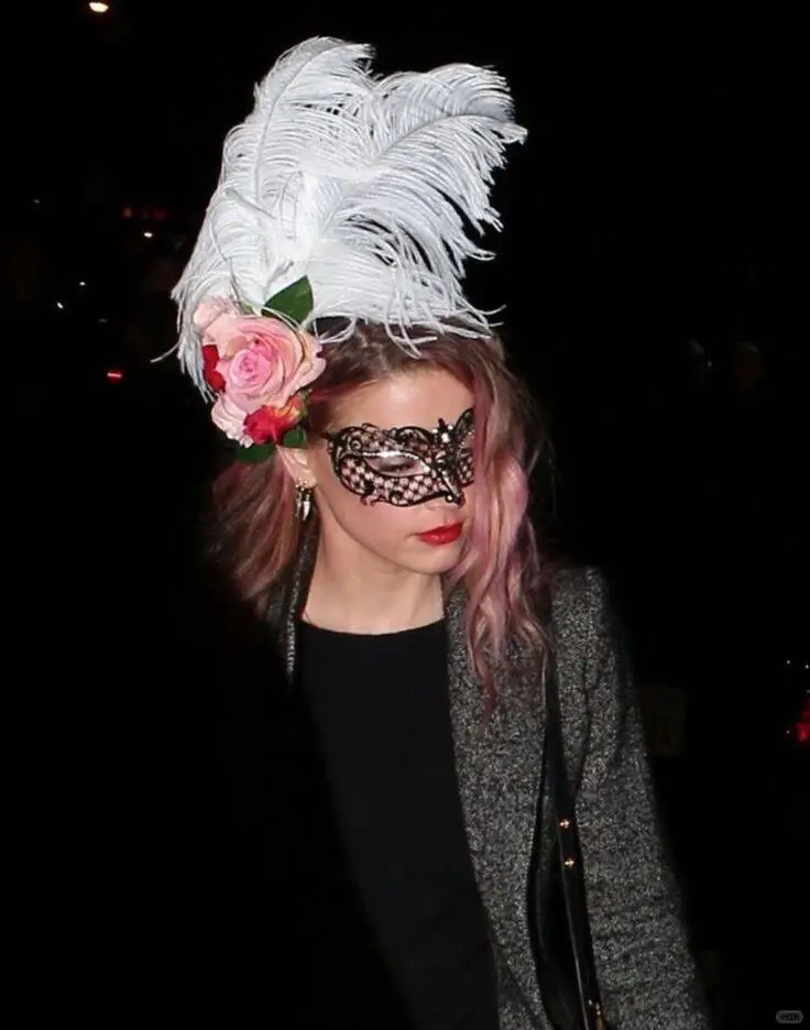 德州悍妇无论怎么装扮都好美哇