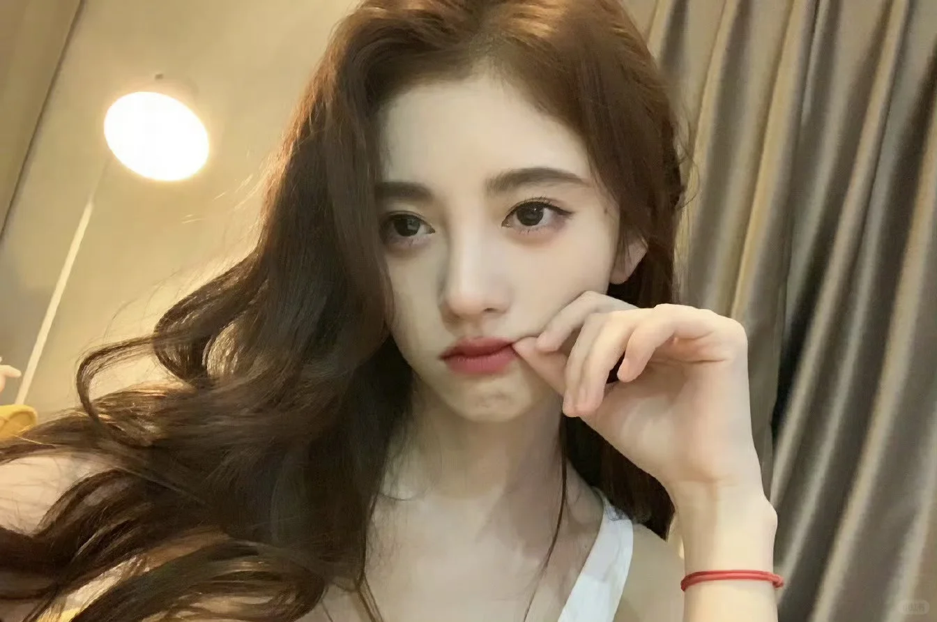 从温柔甜🍓到超A甜酷，谁懂此女的萌点🙏