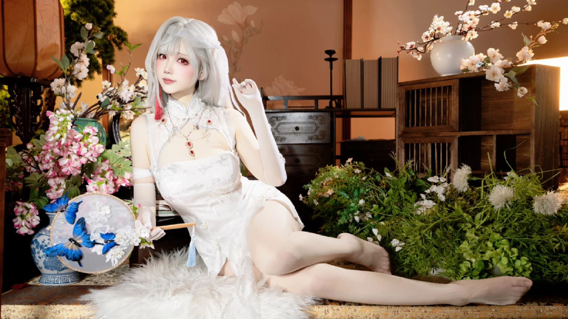 神罚发光肌の禁忌诱惑！半透腰纱裹蜂腰尤物