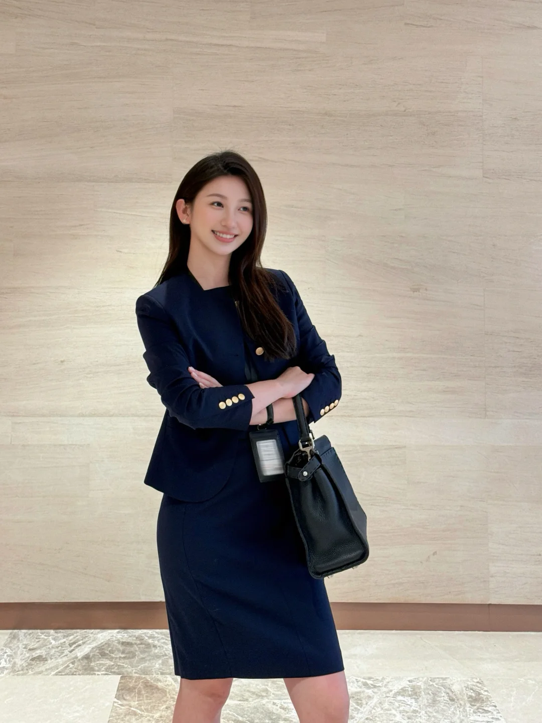 上个美美的班 就过周末啦