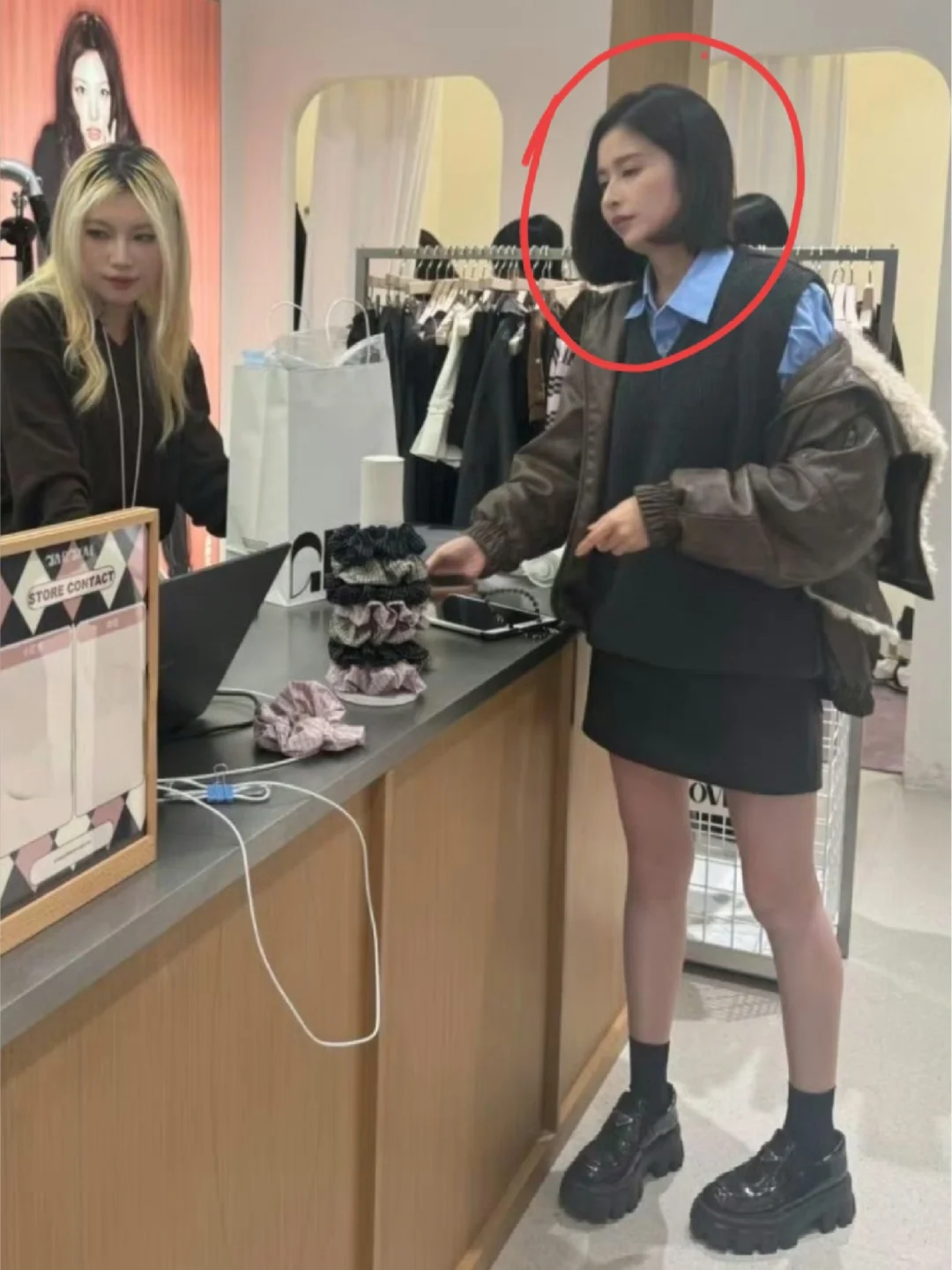 颖儿在北京三里屯买衣服！