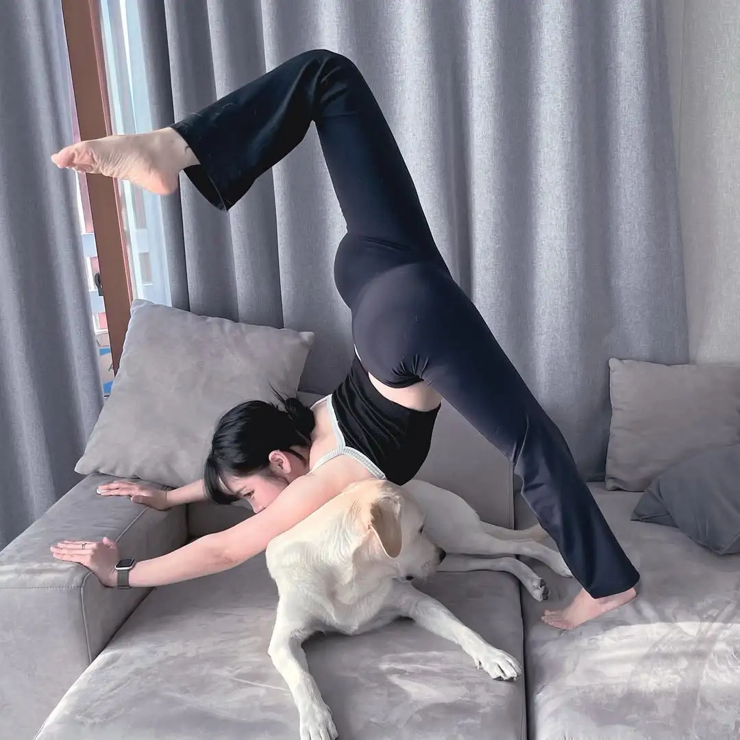 瑜伽女生怎么练习蜜桃臀？