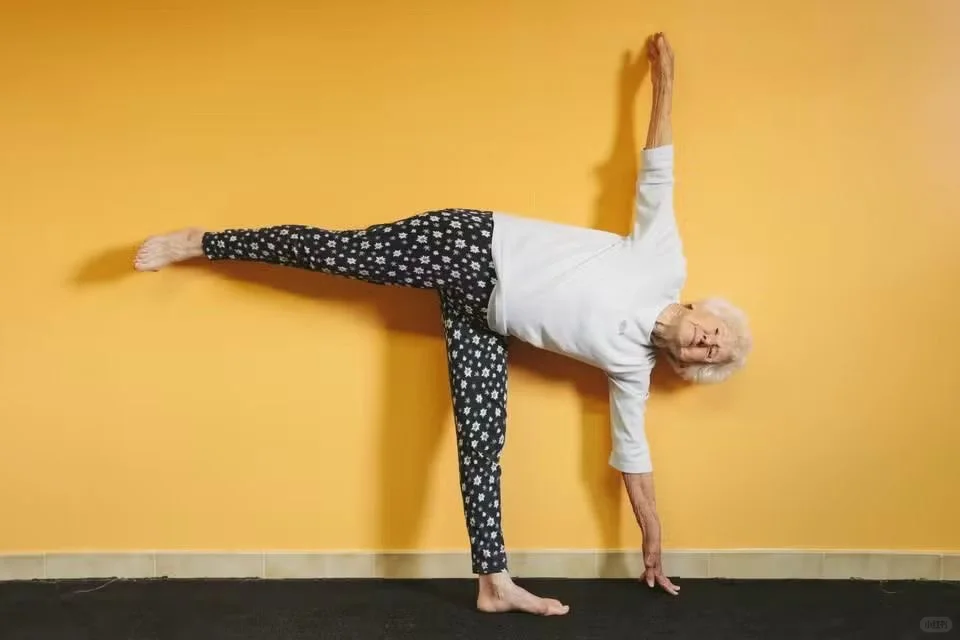 102岁的肖邦女士