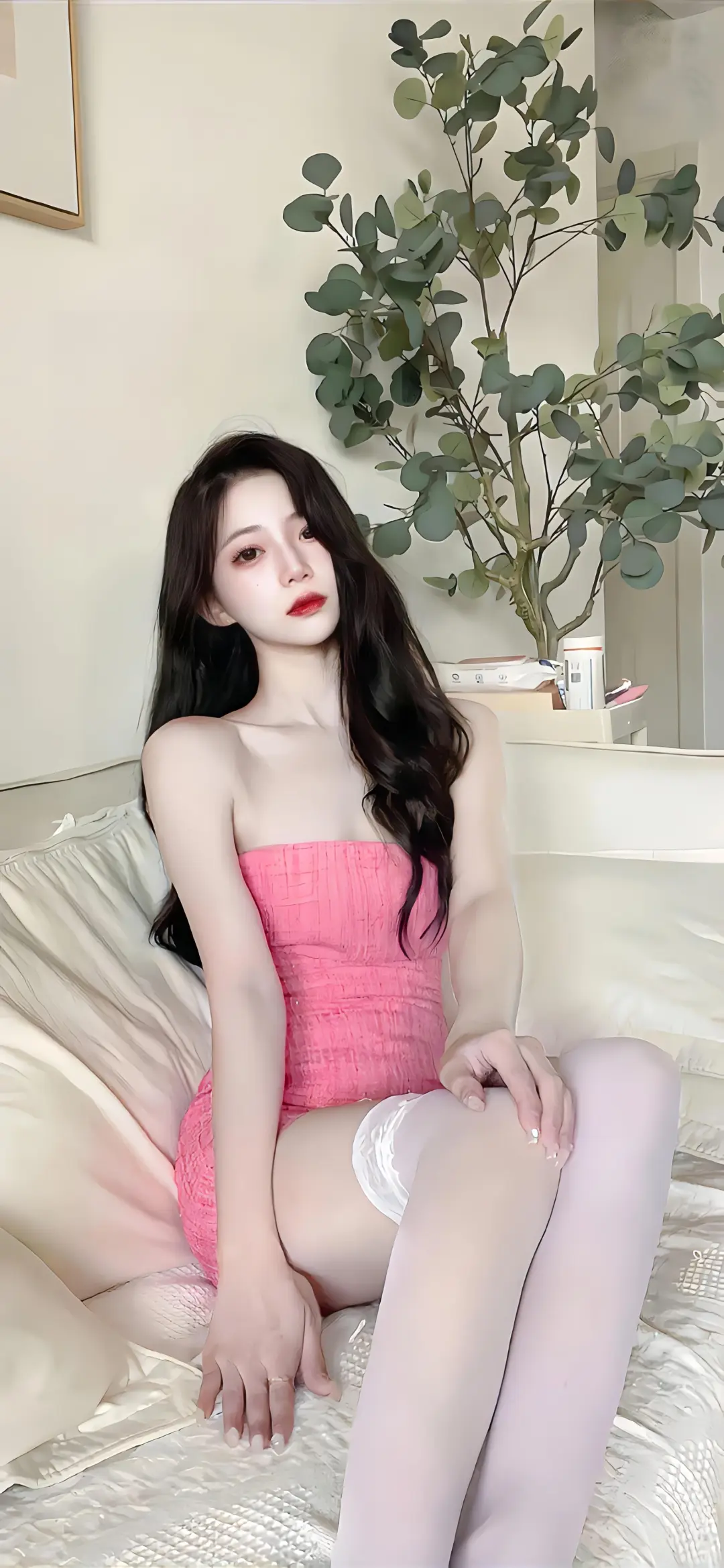 壁纸上新：那些魅惑众生的氛围感美女