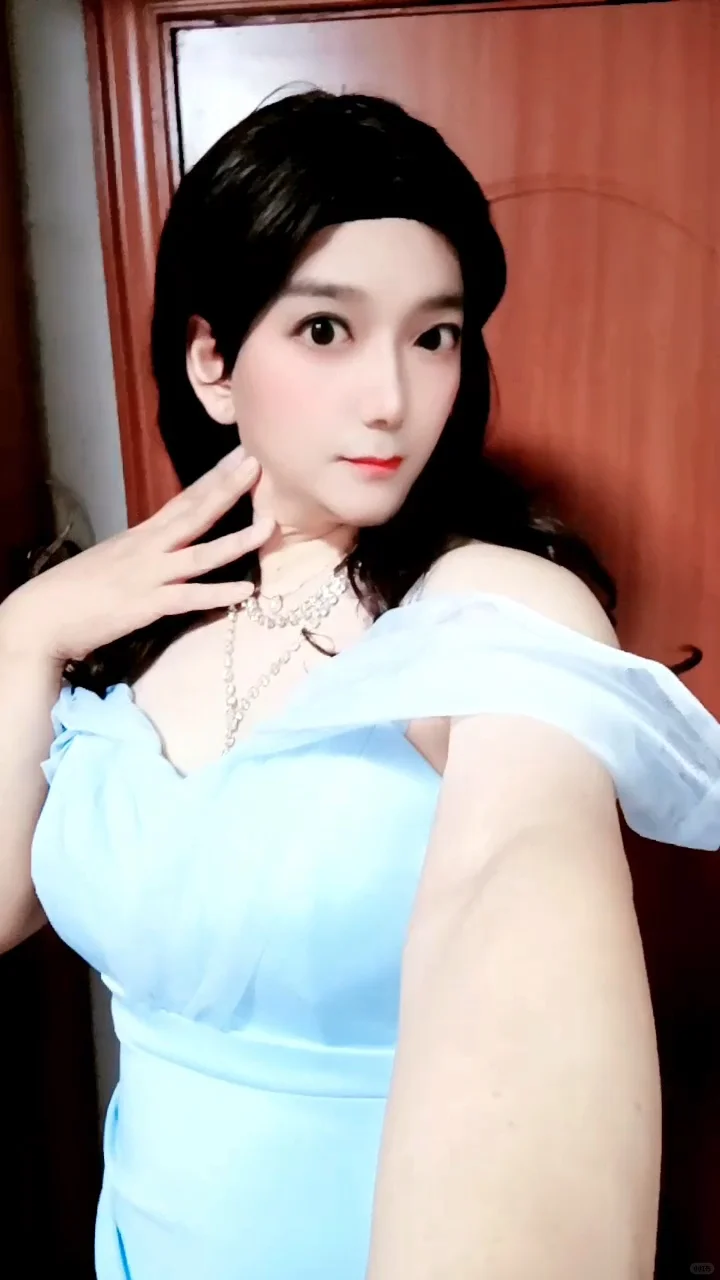 男人为啥不能穿女装？看我穿裙子后多好看！