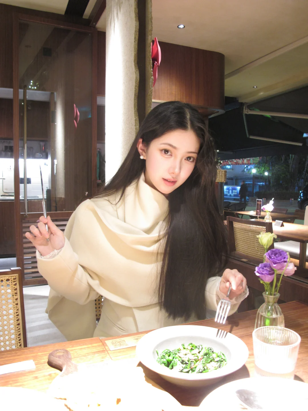 给i人存一些吃饭拍照姿势