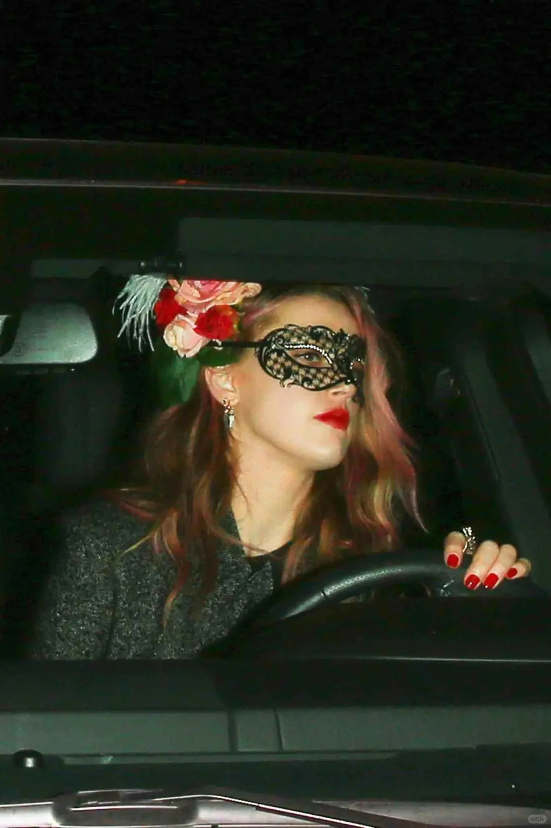 德州悍妇无论怎么装扮都好美哇