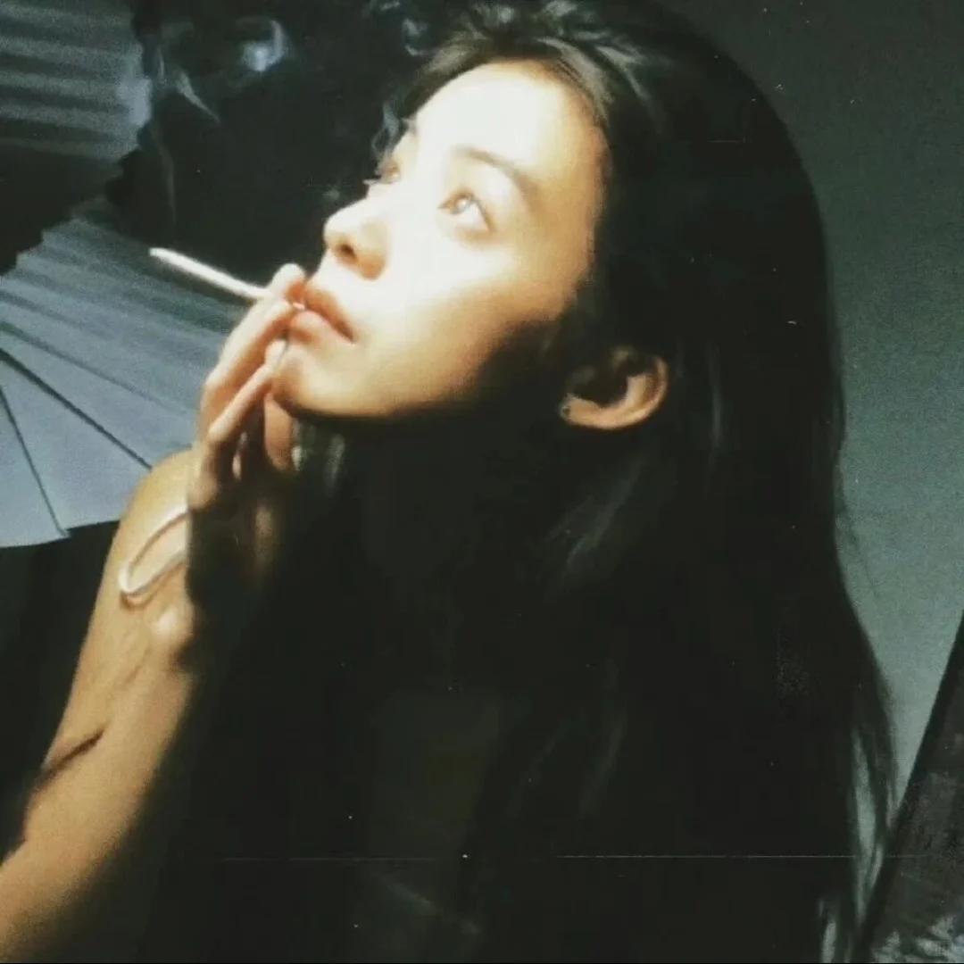 𝙒𝙚𝘾𝙝𝙖𝙩/ 复古 港风 头像