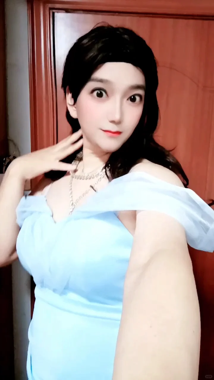 男人为啥不能穿女装？看我穿裙子后多好看！