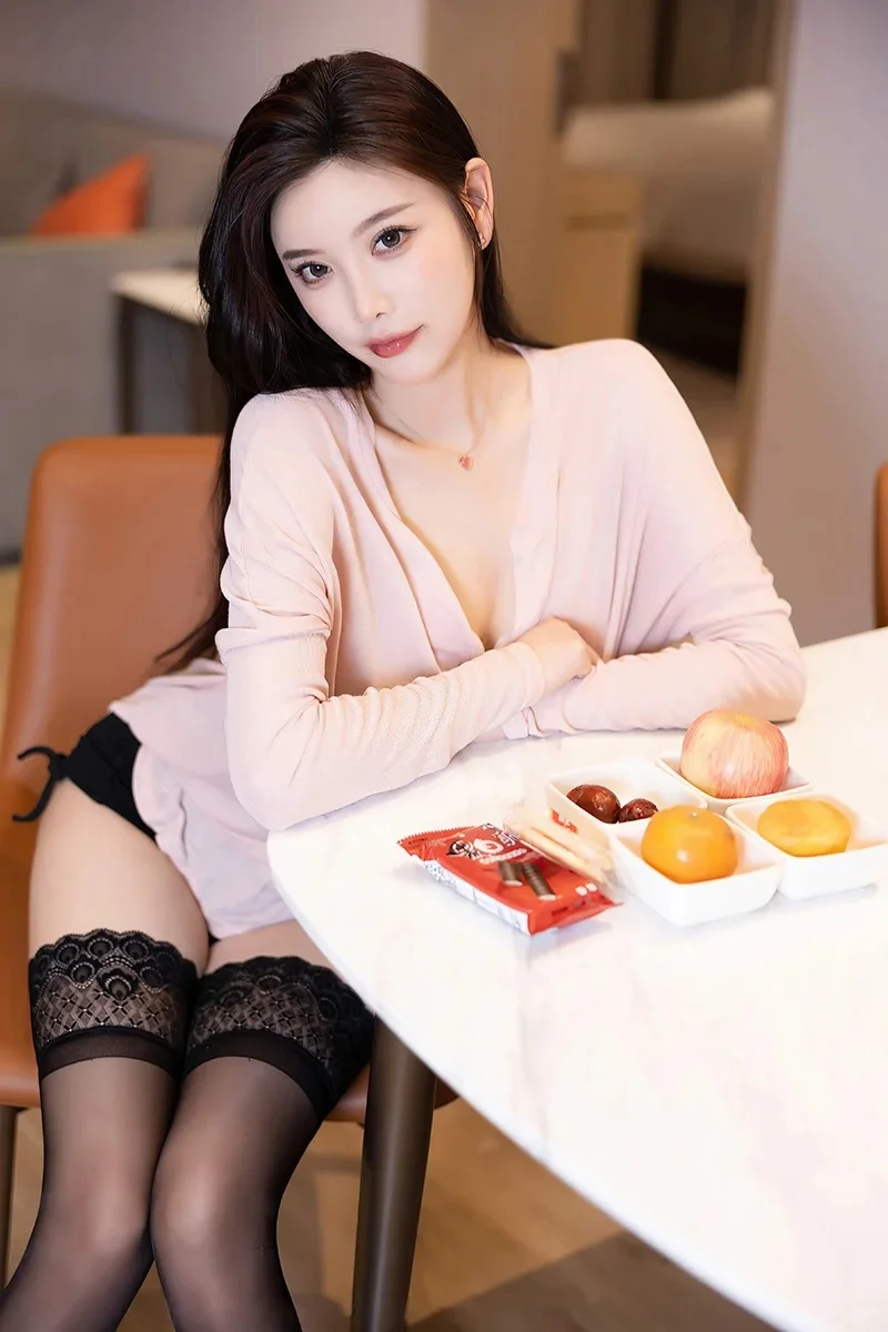 杨晨晨🫧黑丝长腿[尤物]