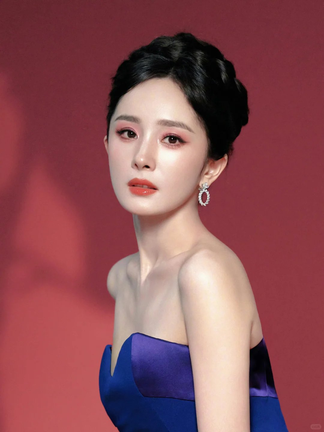 甜言幂语～如云峰峦相依立，美肩如画梦中悠