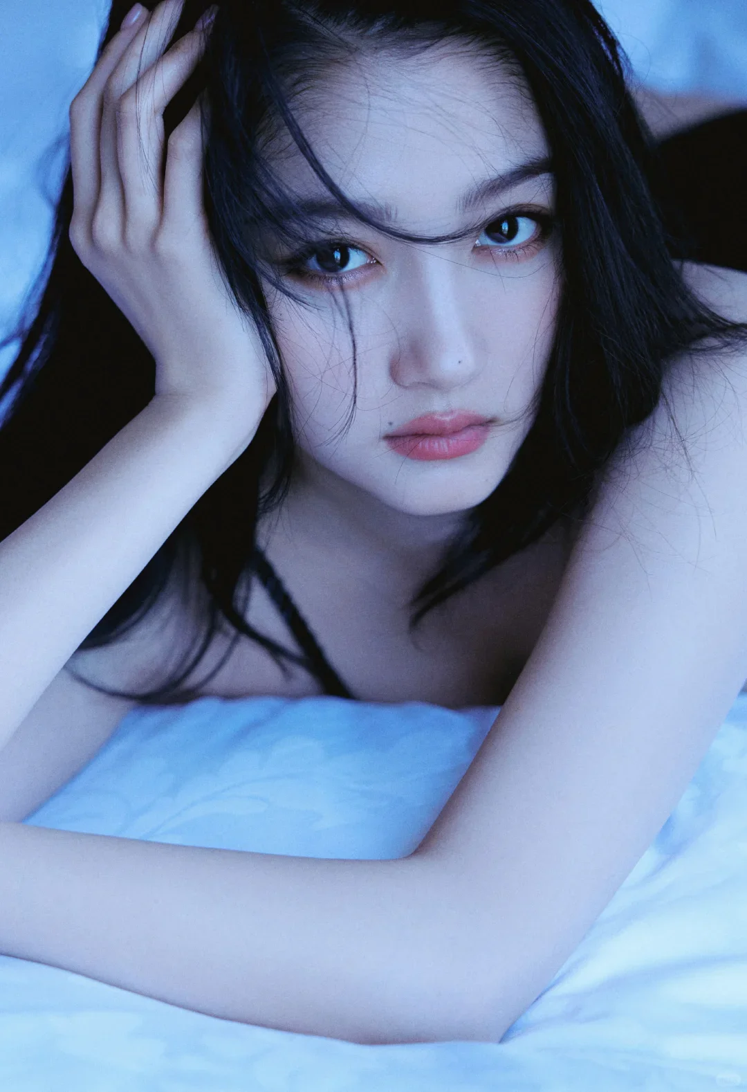 关晓彤纯欲私服小心机 氛围美人妩媚撩