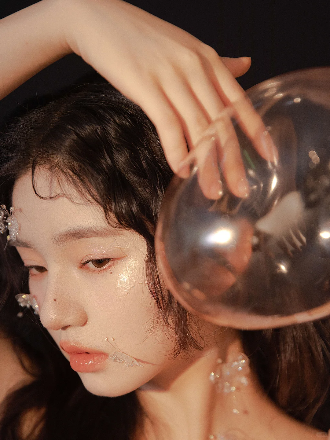 冰蝶破茧，泡沫化影丨轻法式纯欲慵懒感写真