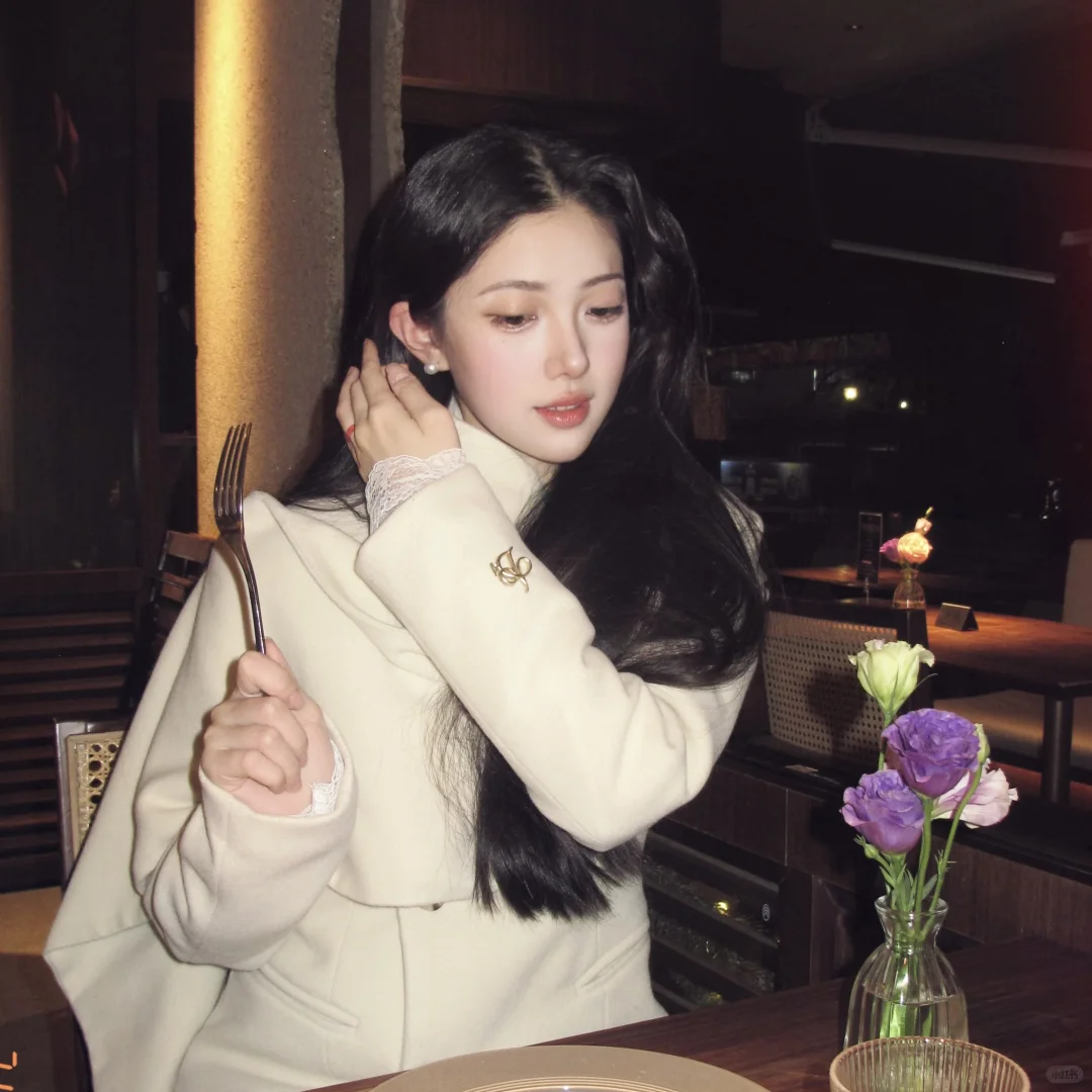 给i人存一些吃饭拍照姿势