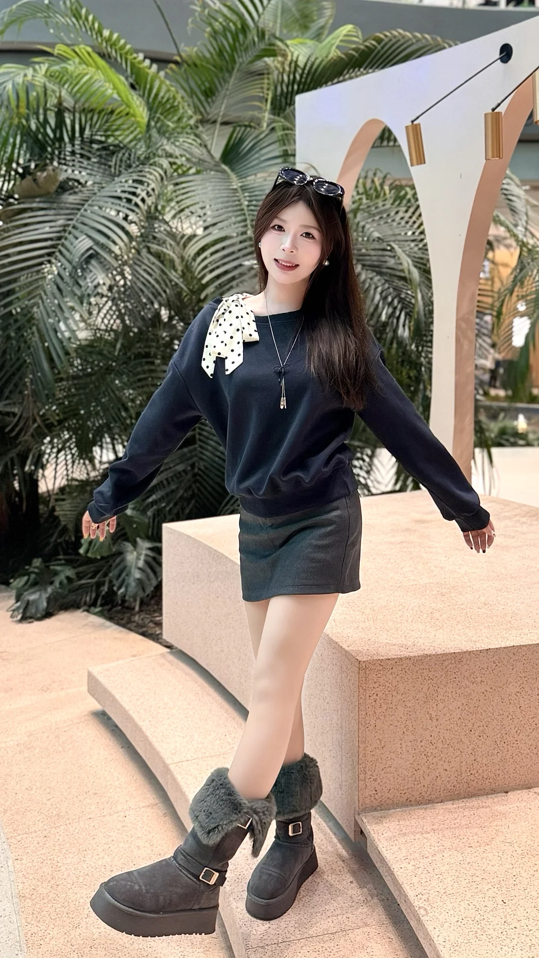 纯欲韩系小姐姐.*💭好喜欢这件斜肩波点衫～