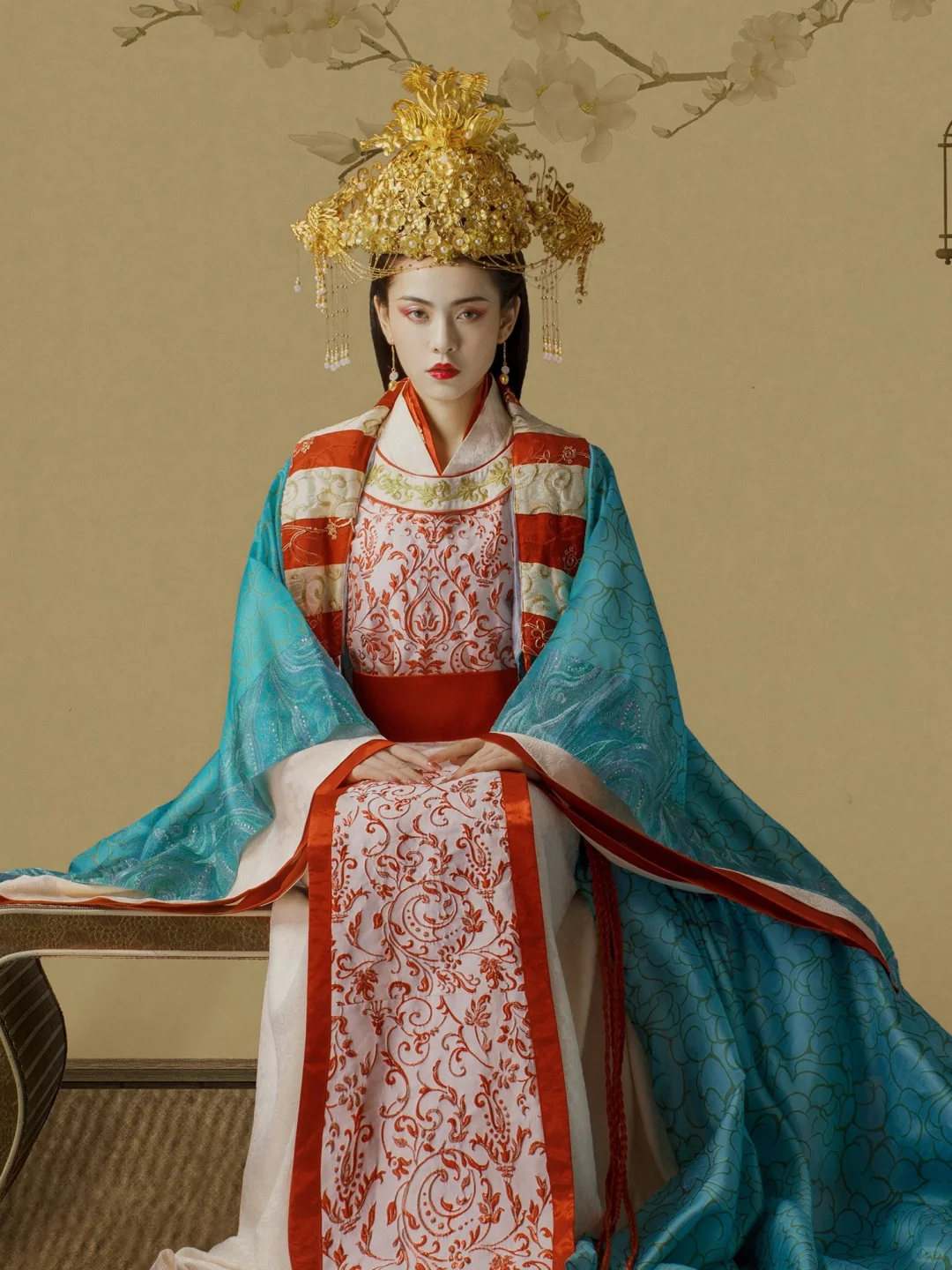 高贵感十足的皇后娘娘惊艳来袭|古风写真