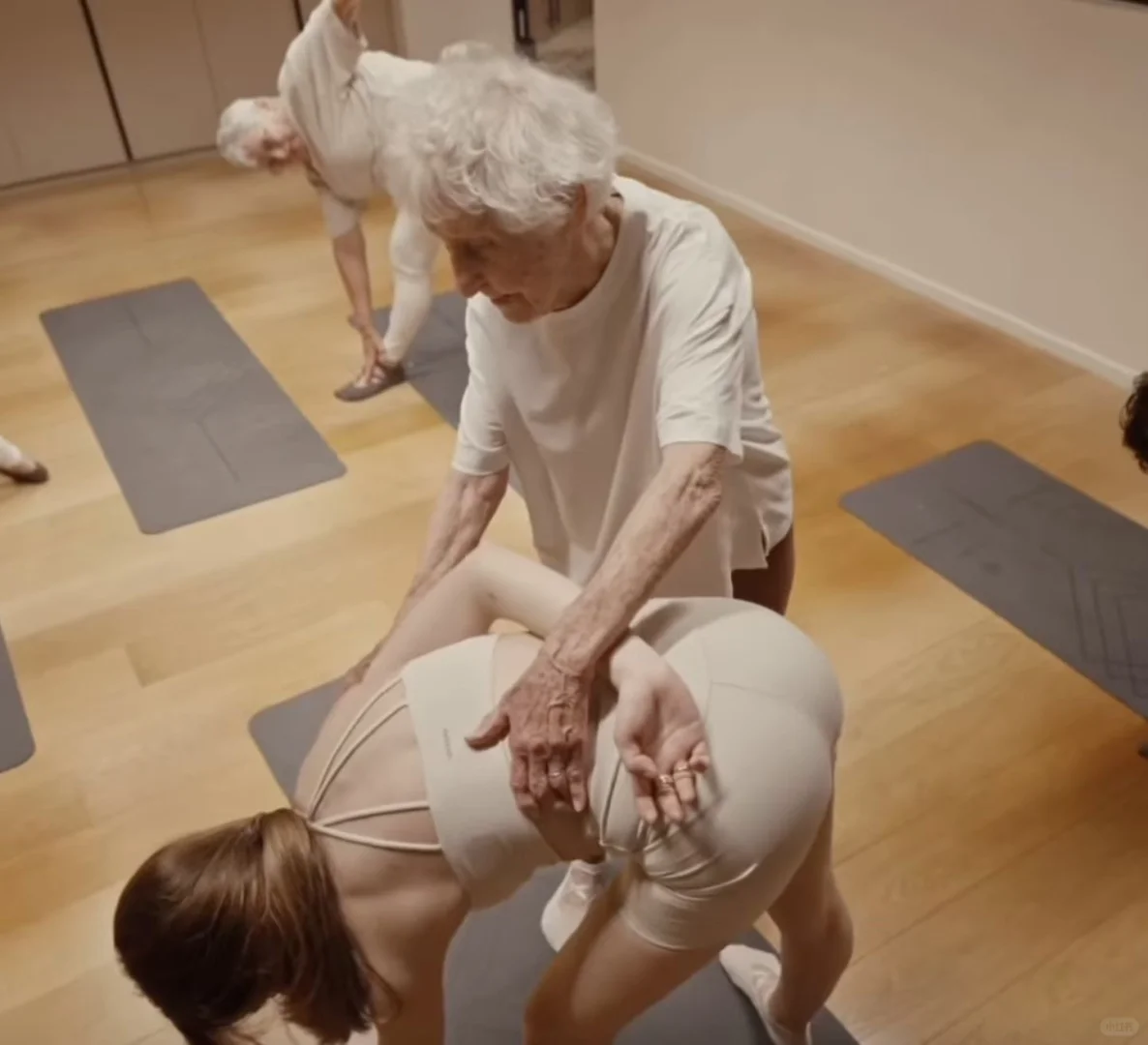 102岁的肖邦女士