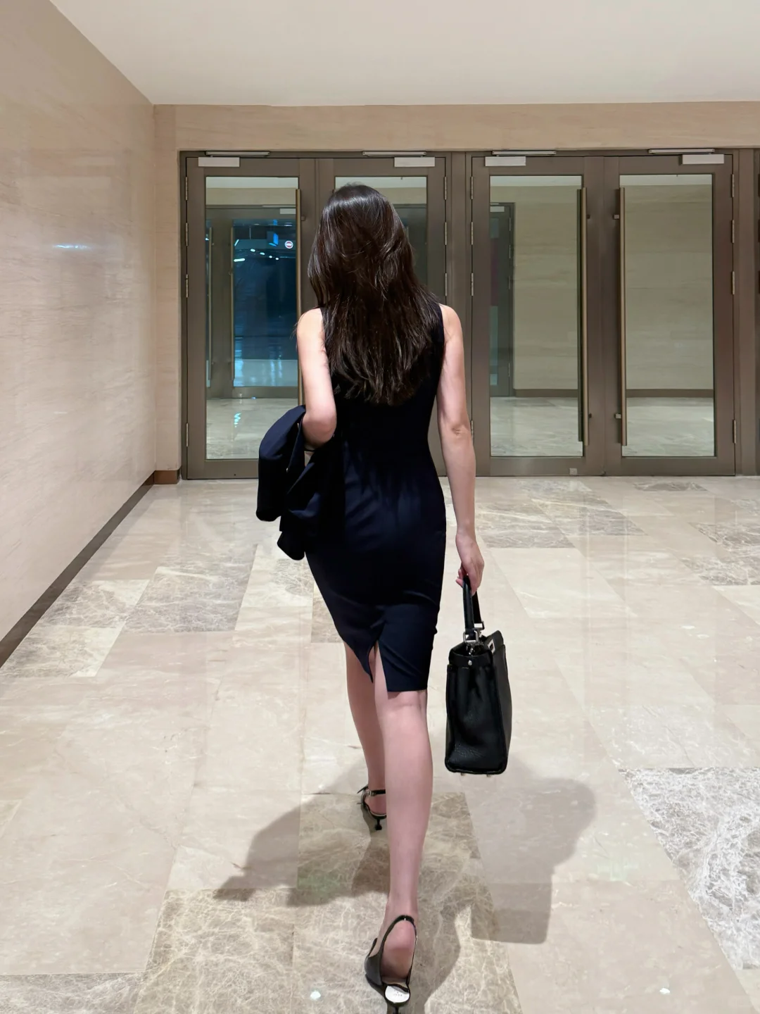 上个美美的班 就过周末啦