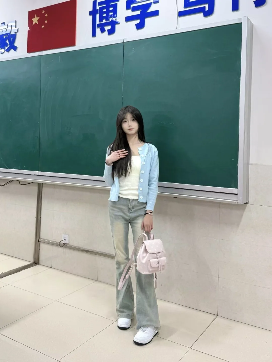 重庆 05 舞蹈女大（释放压力）