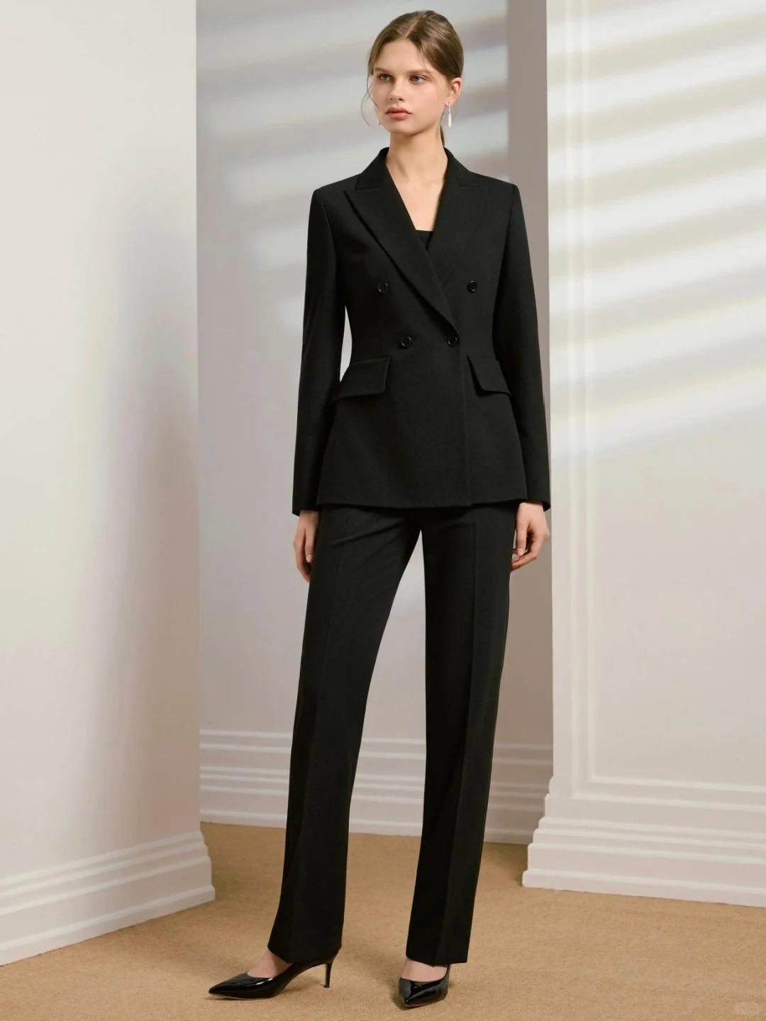 女士通勤职场西装穿搭｜气质干练简约