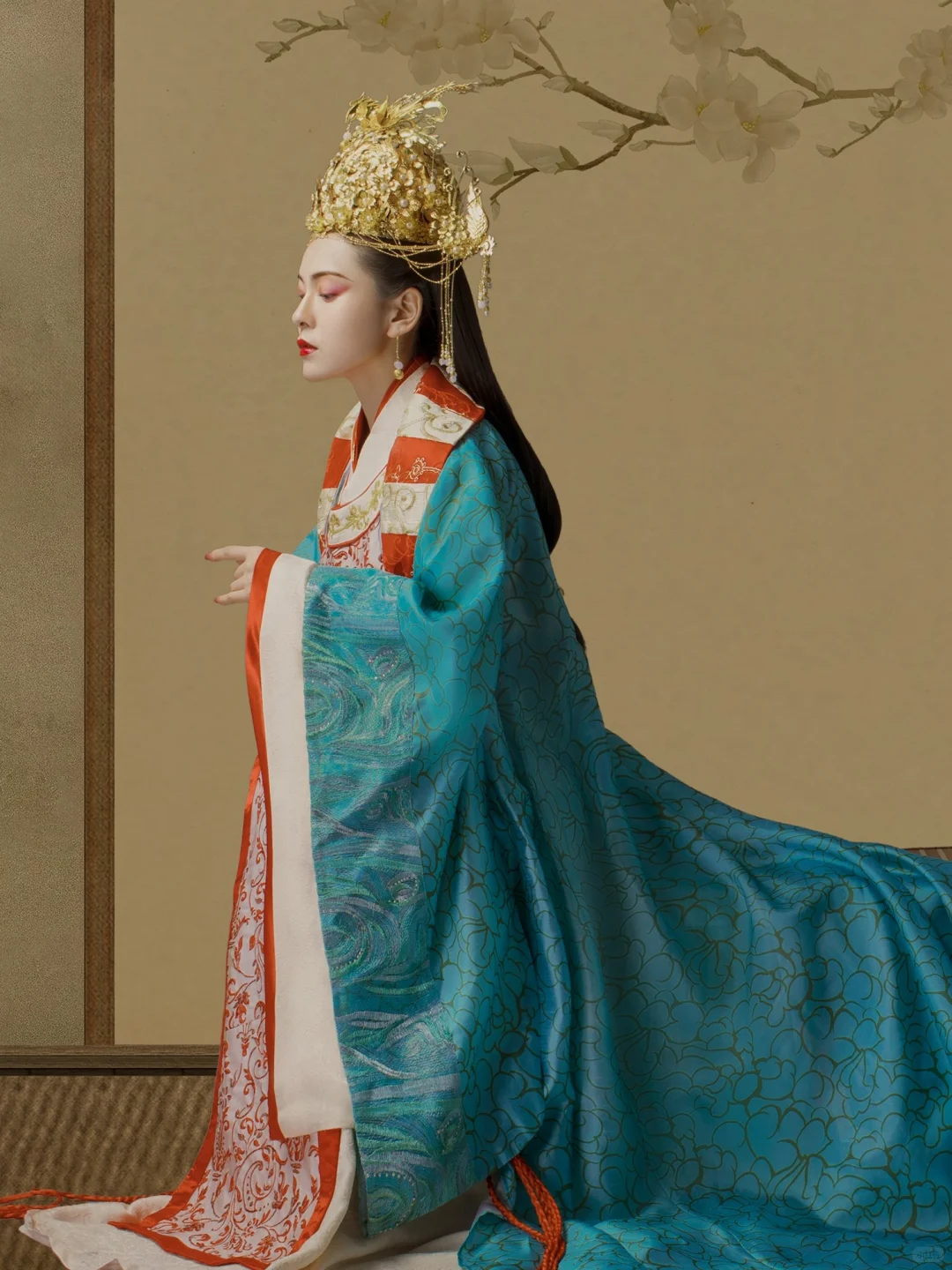 高贵感十足的皇后娘娘惊艳来袭|古风写真