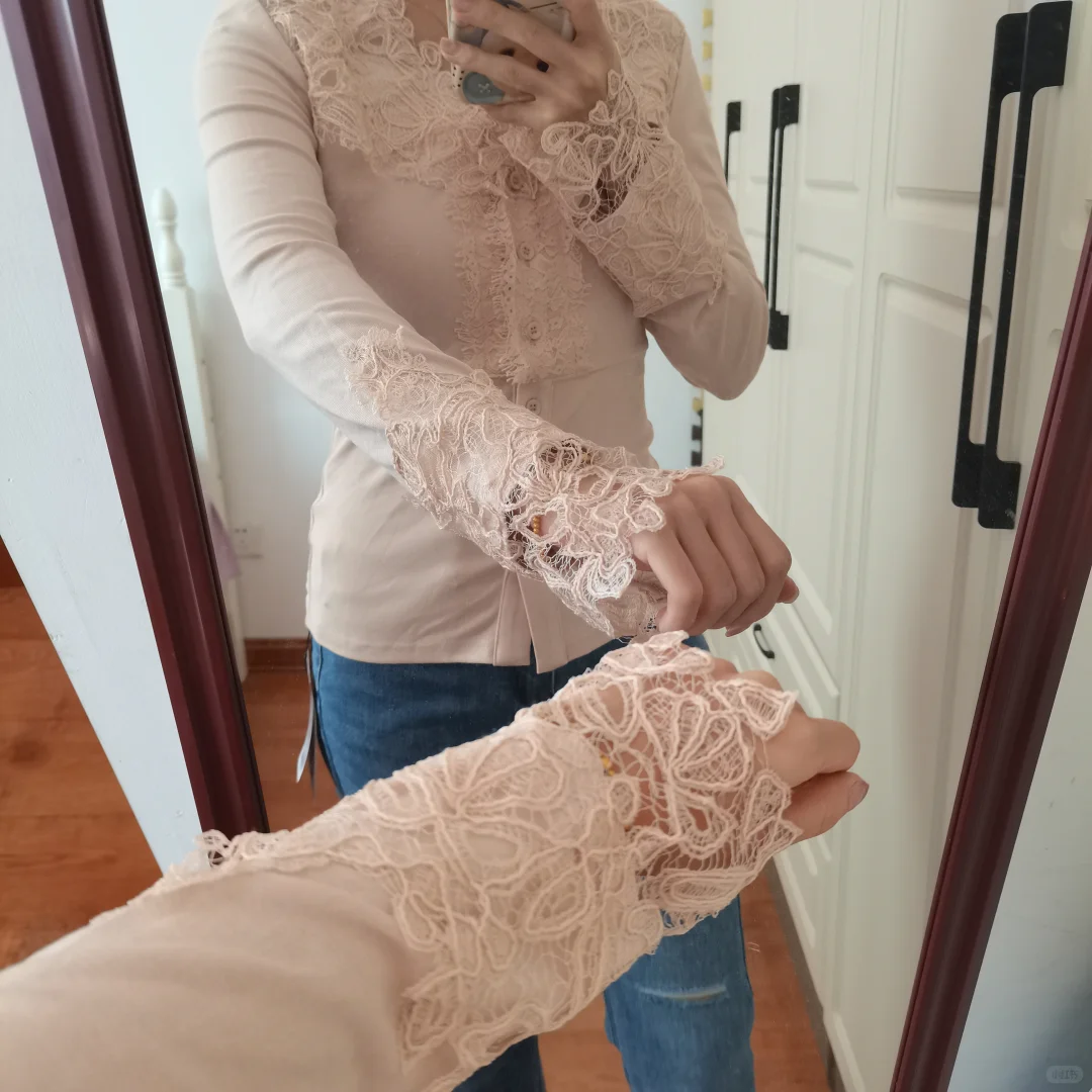 【mimius】U 加厚纯欲风V领修身蕾丝内搭打