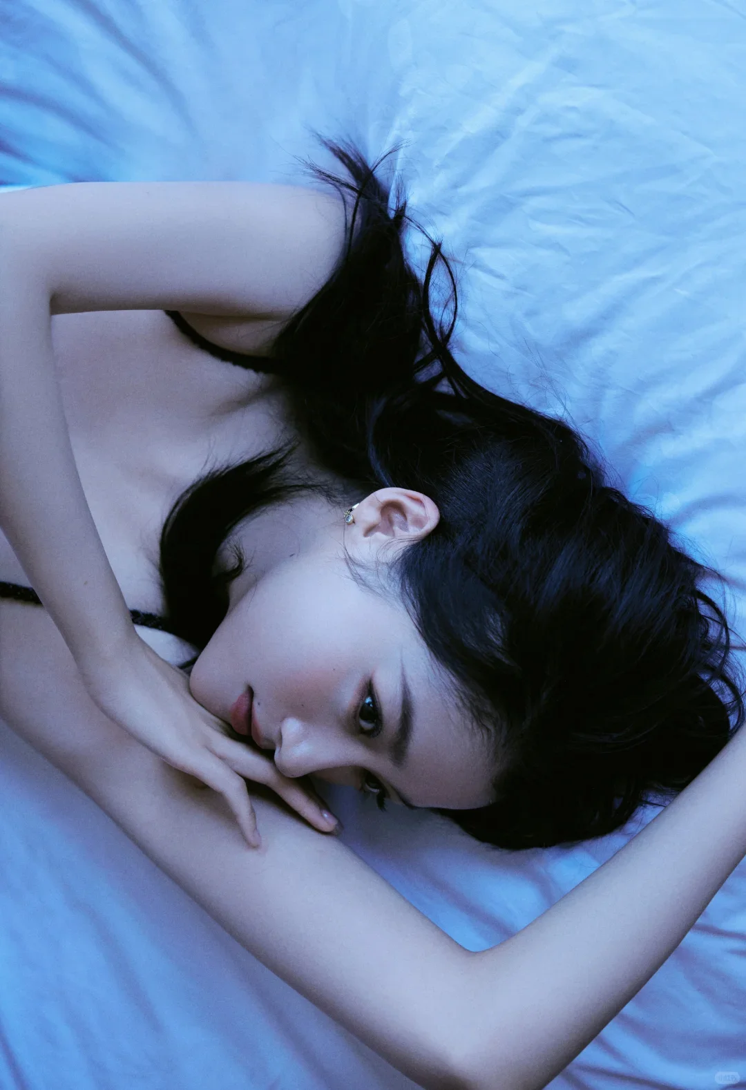 关晓彤纯欲私服小心机 氛围美人妩媚撩