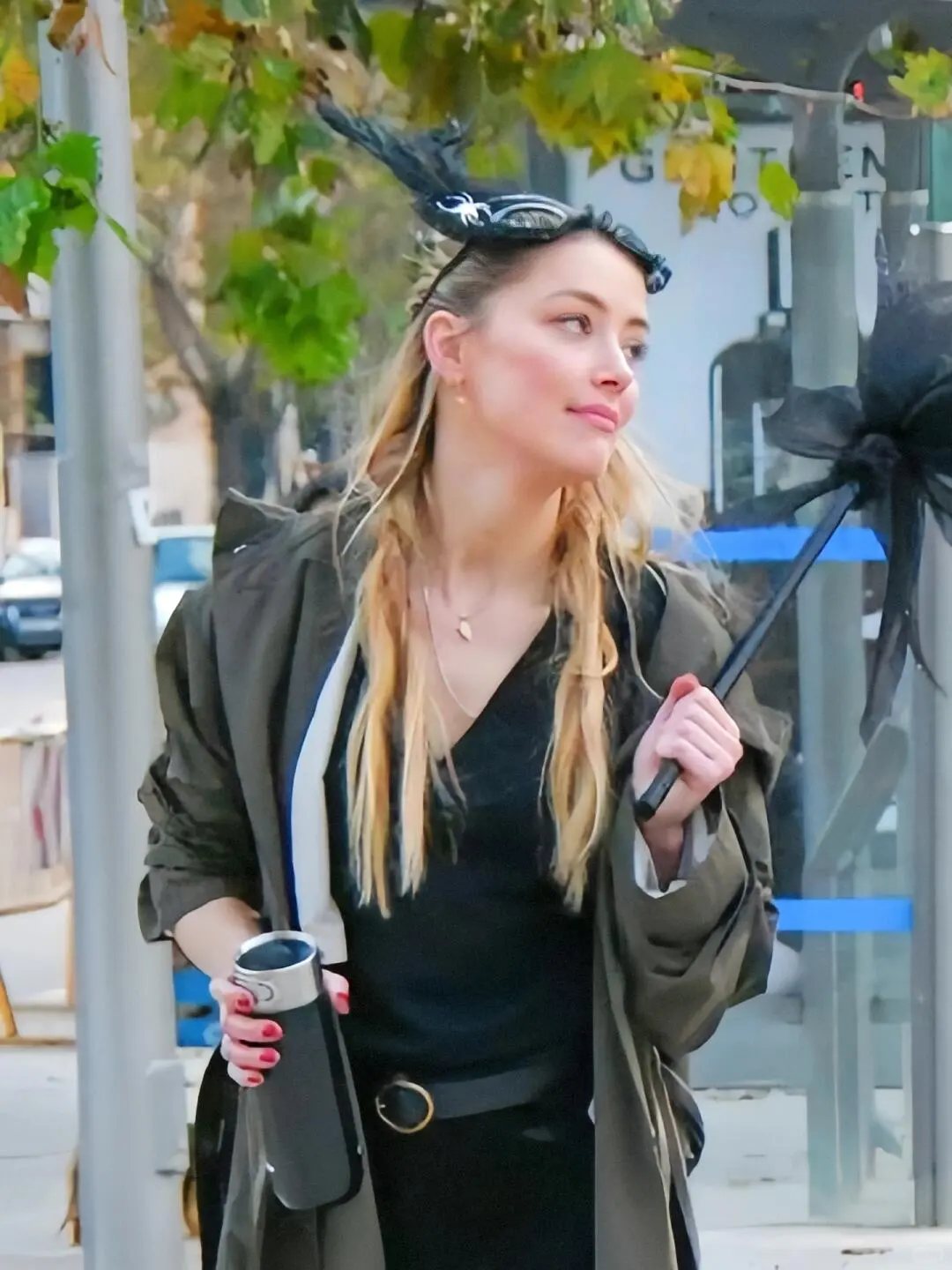 德州悍妇无论怎么装扮都好美哇