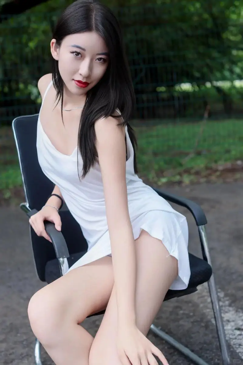 美腿配美裙💗漂亮女神