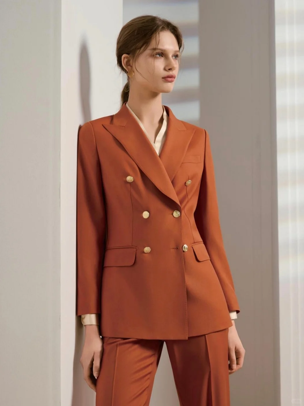 女士通勤职场西装穿搭｜气质干练简约