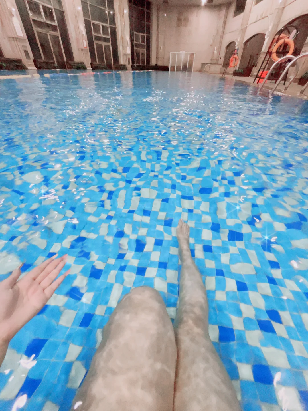 蝶泳+自由泳+抬头蛙～今日份已游，20圈拿下