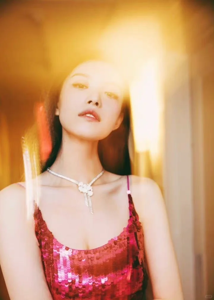 倪妮 | 风情万种 媚而不妖 ，很有氛围感
