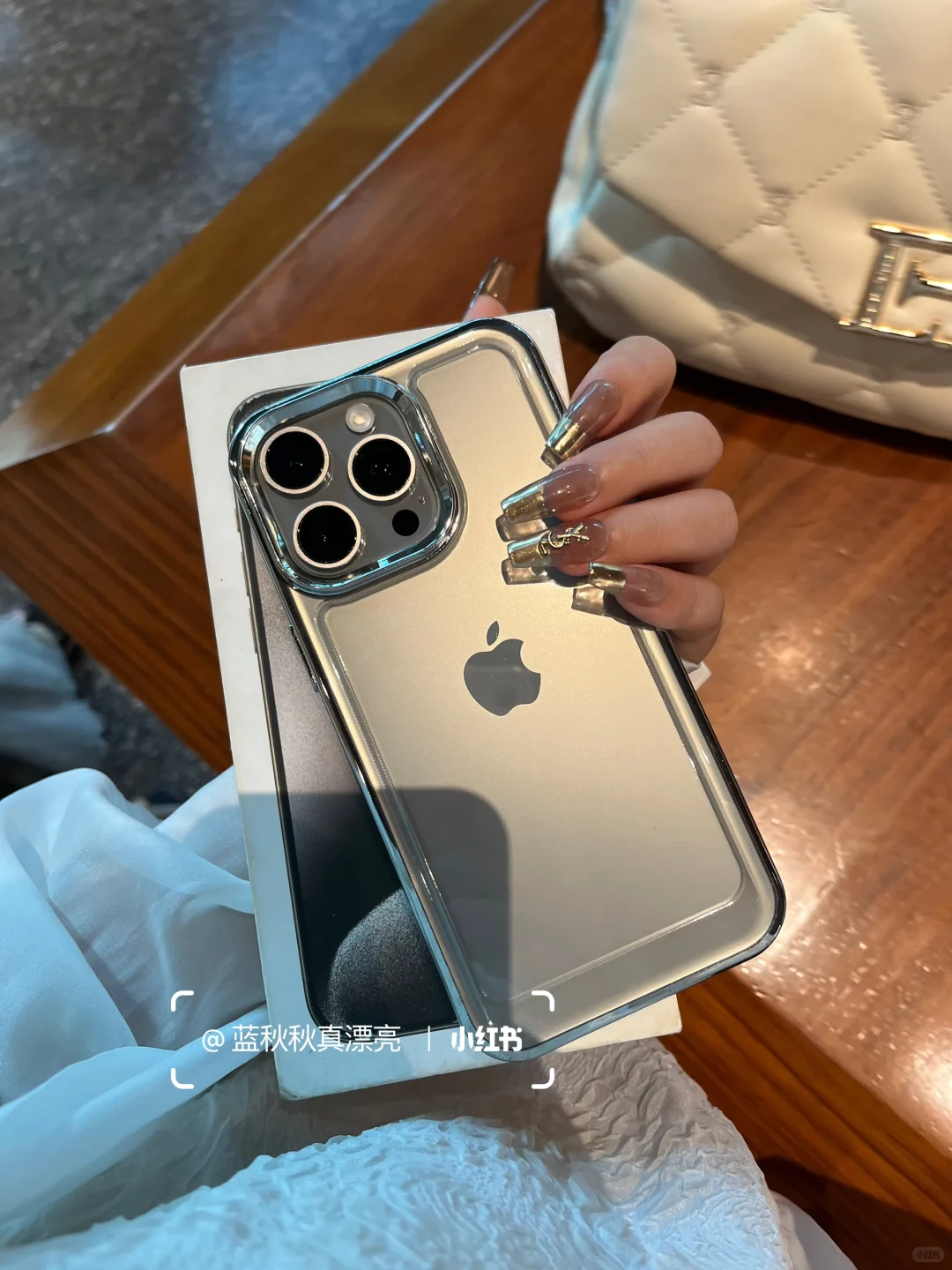 尊嘟很有纯欲感～～请原地和透明壳🔒🐷