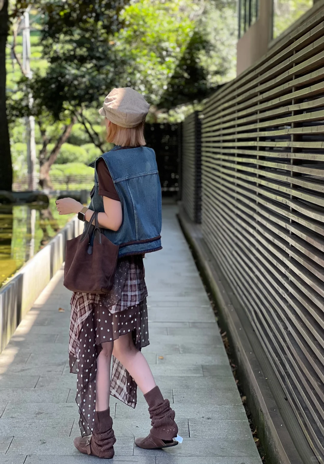 到底是谁在40度的天气拍秋装啊