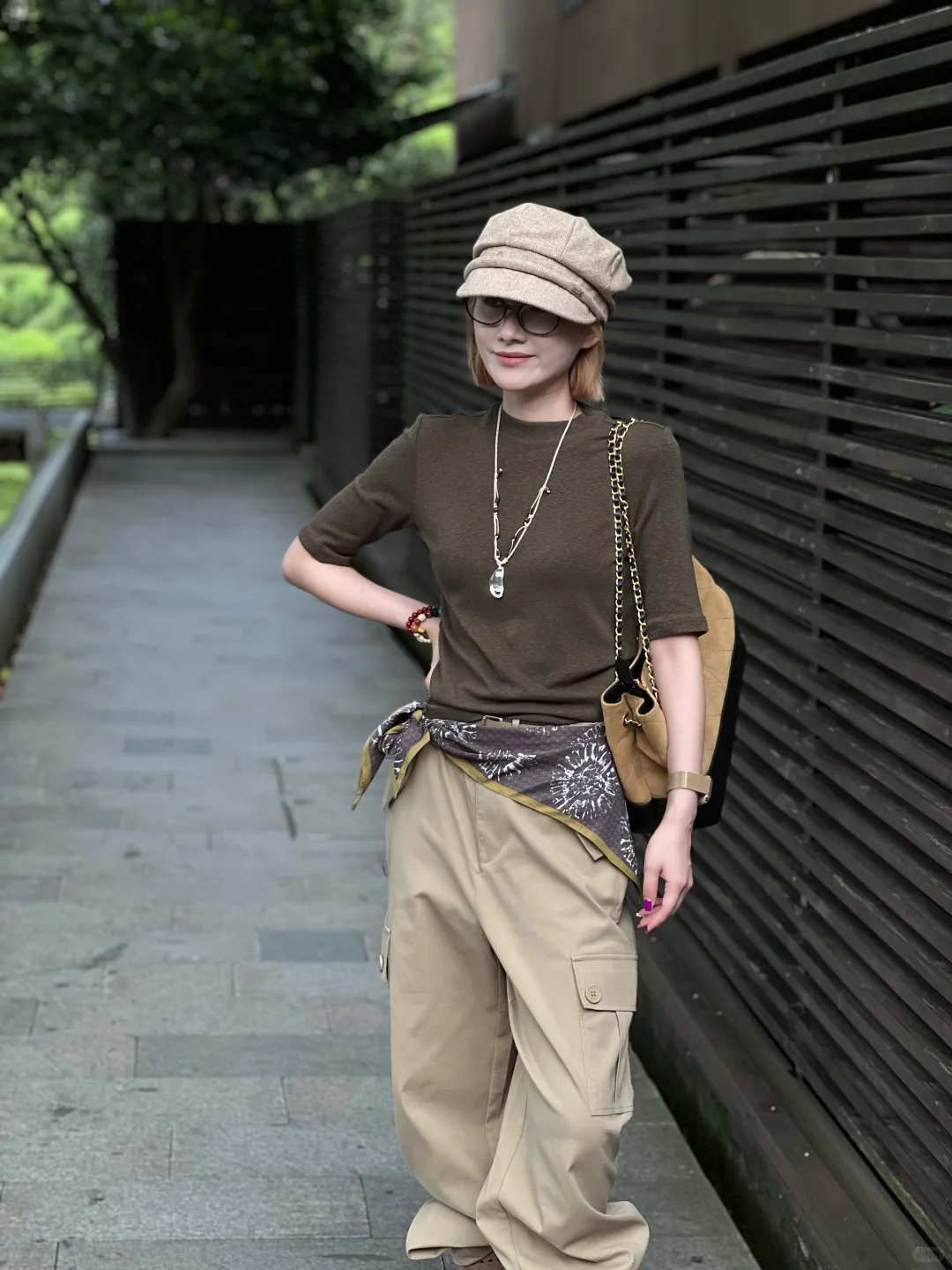 到底是谁在40度的天气拍秋装啊