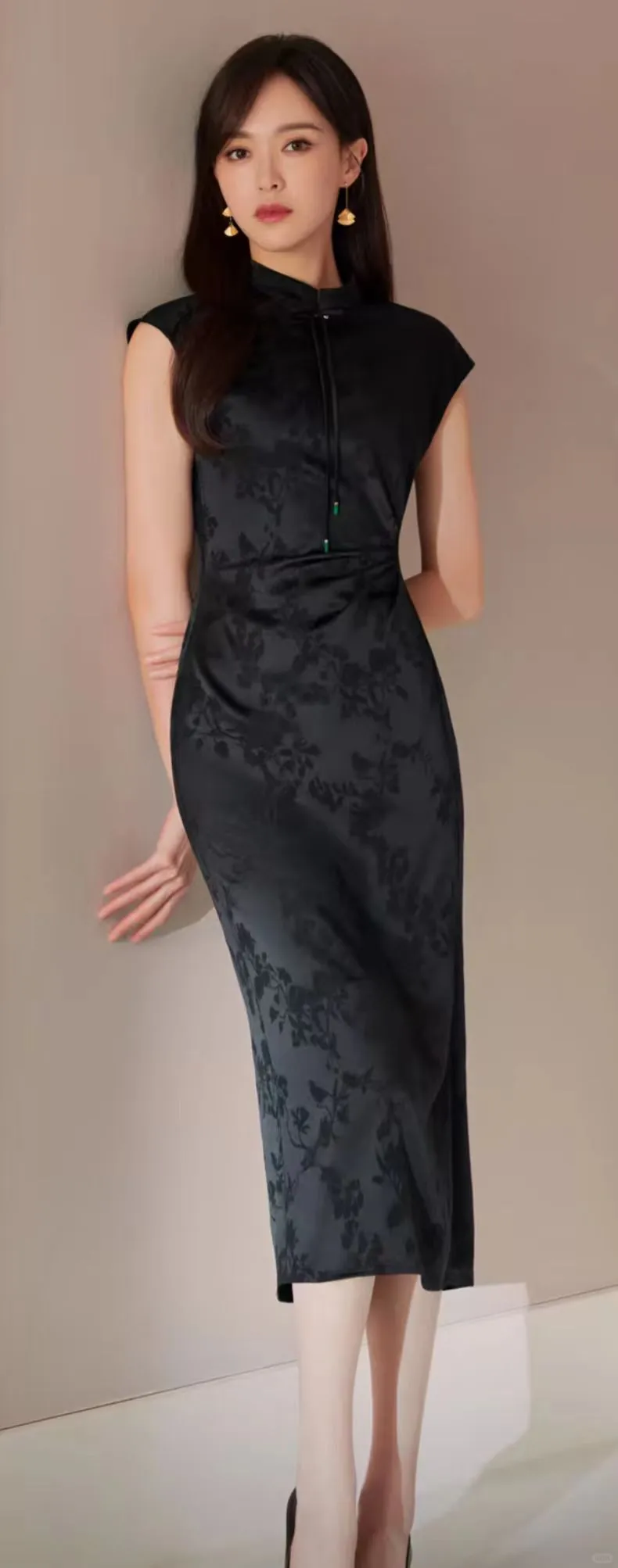 美神降临，这腿也太绝了！